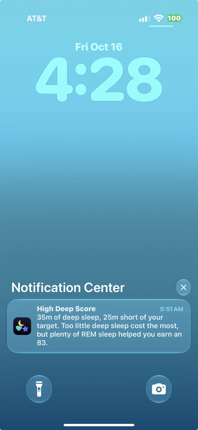 The morning summary on the Lock Screen: 35 minutes of deep sleep, 25 short of the target, and a score of 83